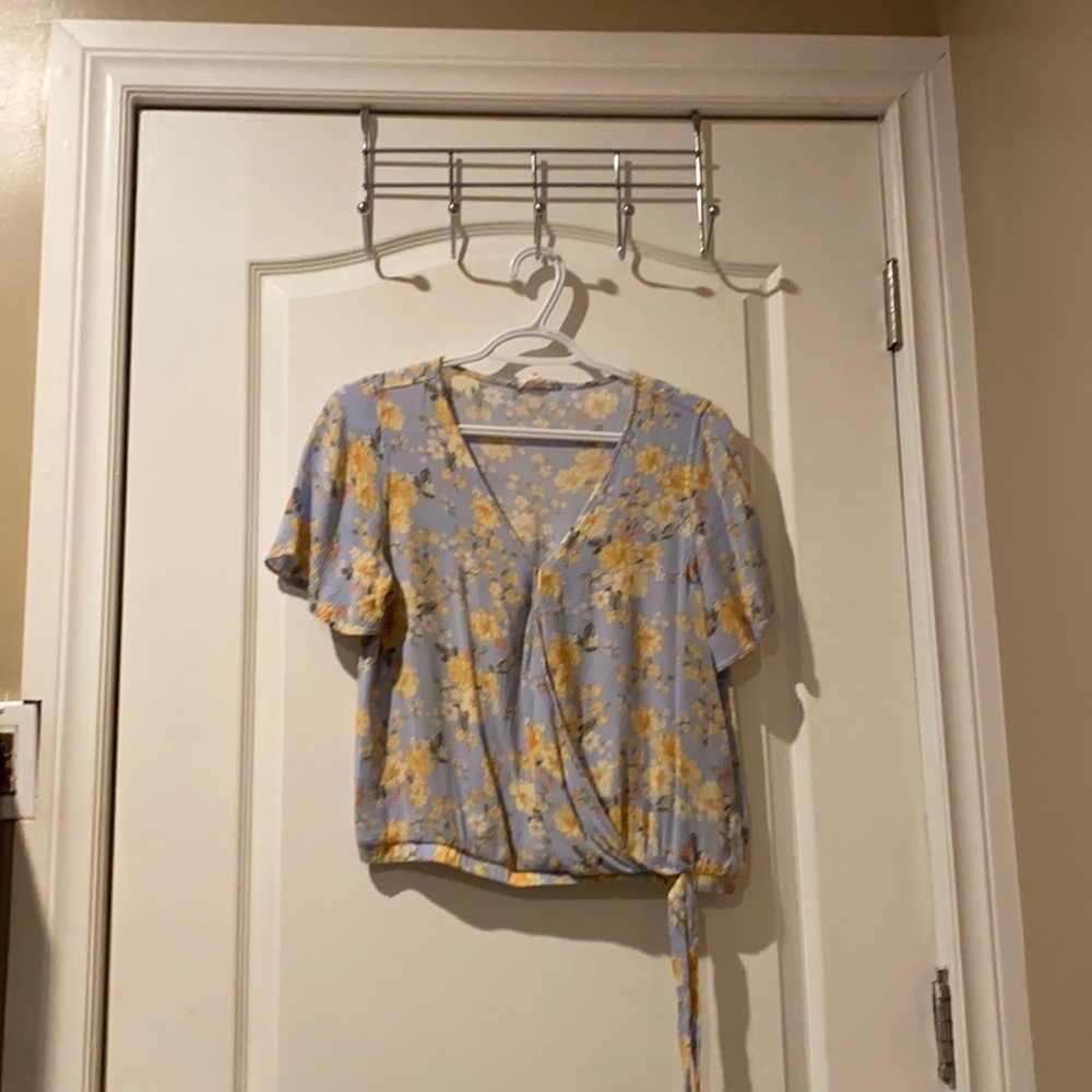 Cute shirt/blouse for sale!